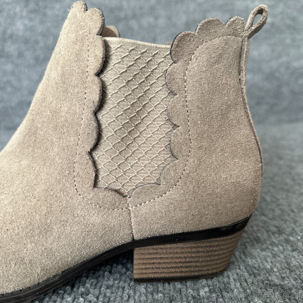 Sktechers Booties Womens 8 Taupe Grey Suede Air Cooled Scalloped Edge Boots - Picture 8 of 16